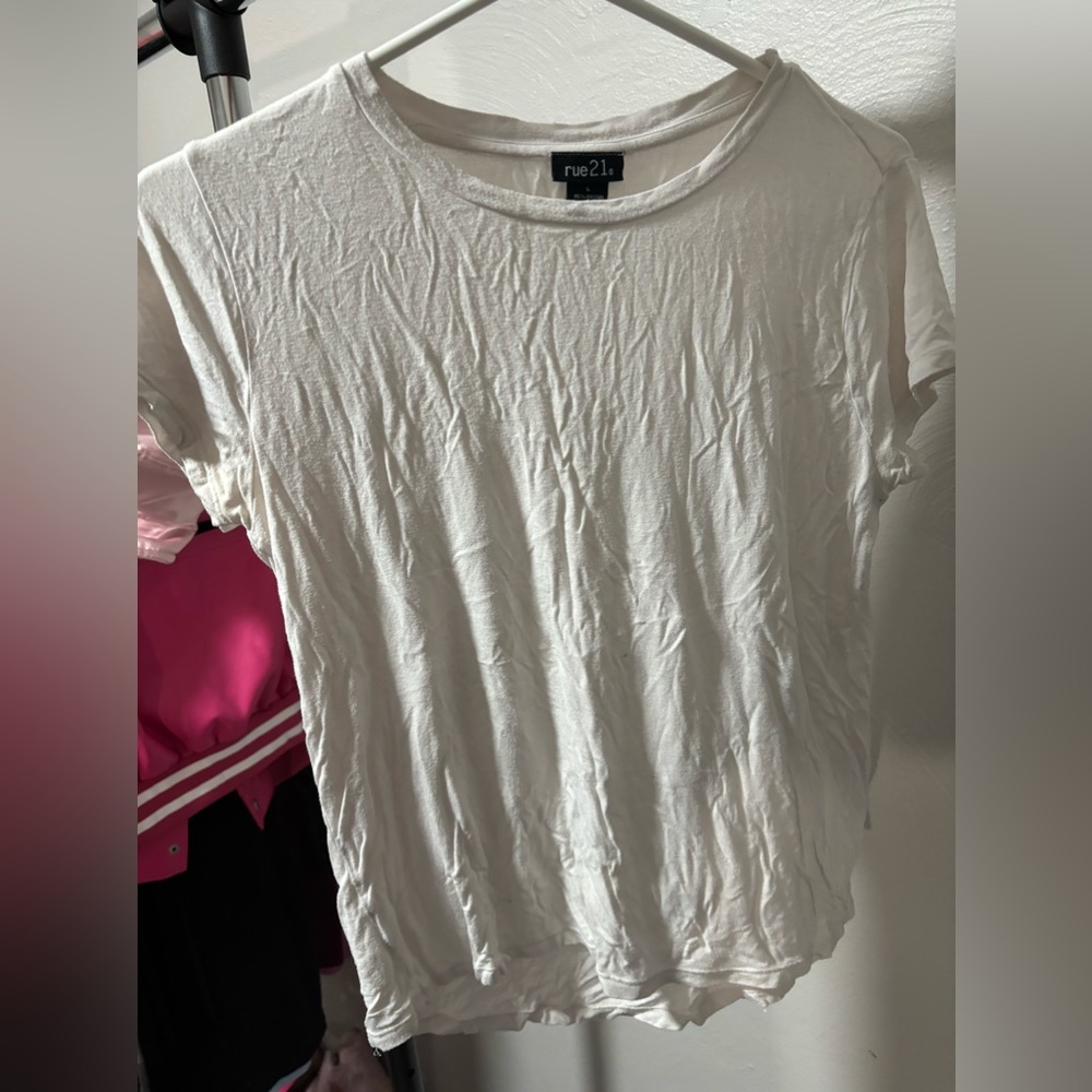 Rue21 Large White Soft T-Shirt